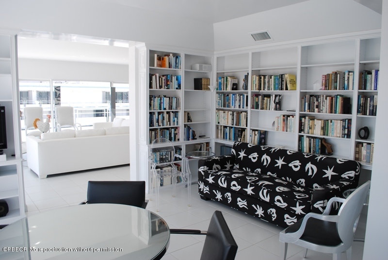 2155 Ibis Isle Road, Unit TW Palm Beach, FL 33480 - Photo 5 of 12 Family Room
