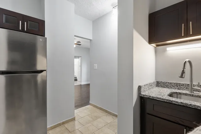 $1,563 | 4520 North Clarendon Avenue, Unit 608, Chicago, IL 60640