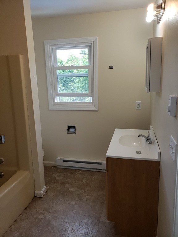 42-44 Chester Street Springfield, MA 01105 - Photo 3 of 11