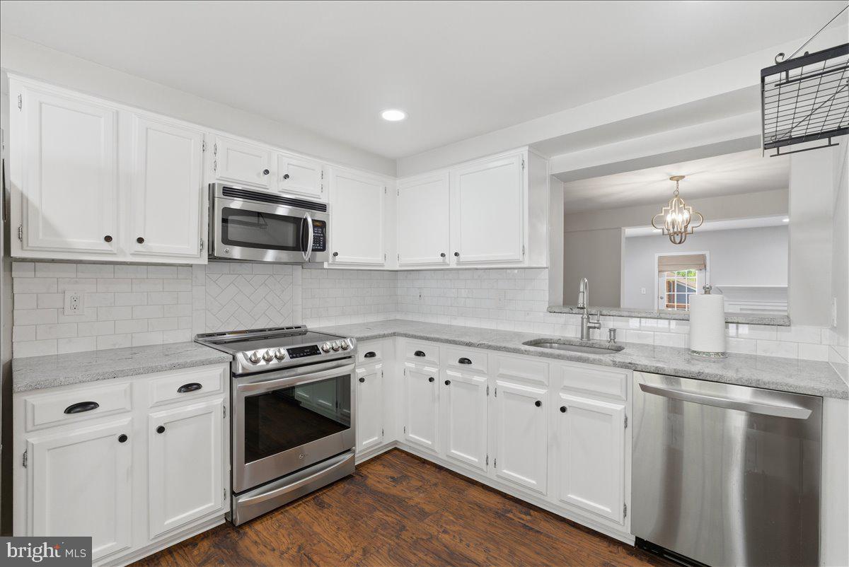 1490 Autumn Ridge Circle Reston, VA 20194 - Photo 5 of 29