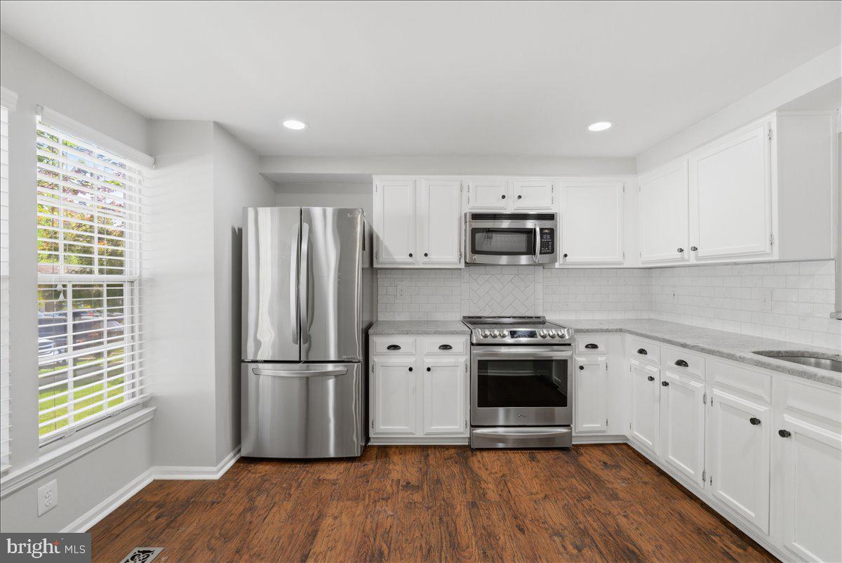 1490 Autumn Ridge Circle Reston, VA 20194 - Photo 7 of 29