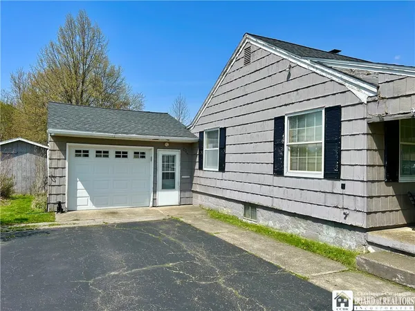 $140,000 | 117 Howard Street, Pomfret, NY 14063