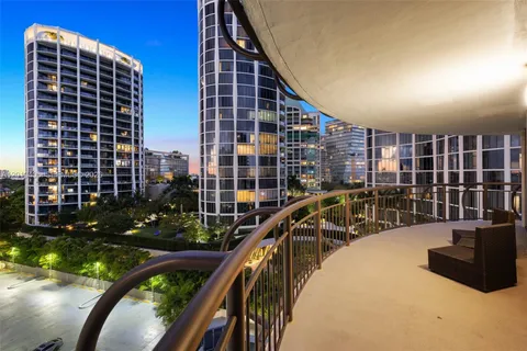 $1,750,000 | 2843 South Bayshore Drive, Unit 11F, Miami, FL 33133