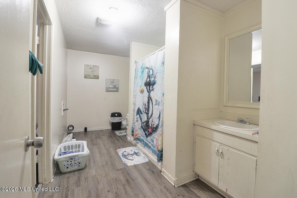 46 L McDonald Road Wiggins, MS 39577 - Photo 12 of 15 2BD Bathroom