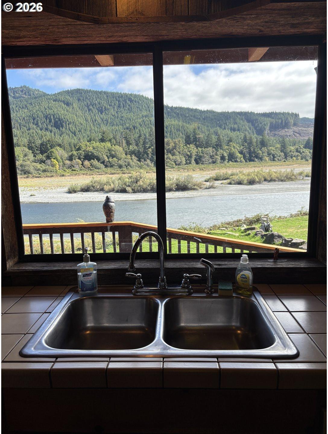 96476 North Bank Rogue River Road Gold Beach, OR 97444 - Photo 13 of 28 Bathroom