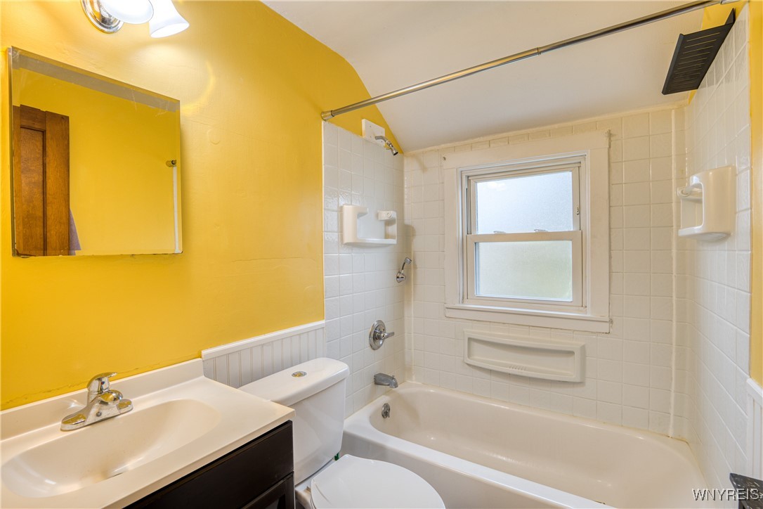 161 Pullman Avenue Tonawanda Town, NY 14217 - Photo 12 of 20 unit 2 bathroom