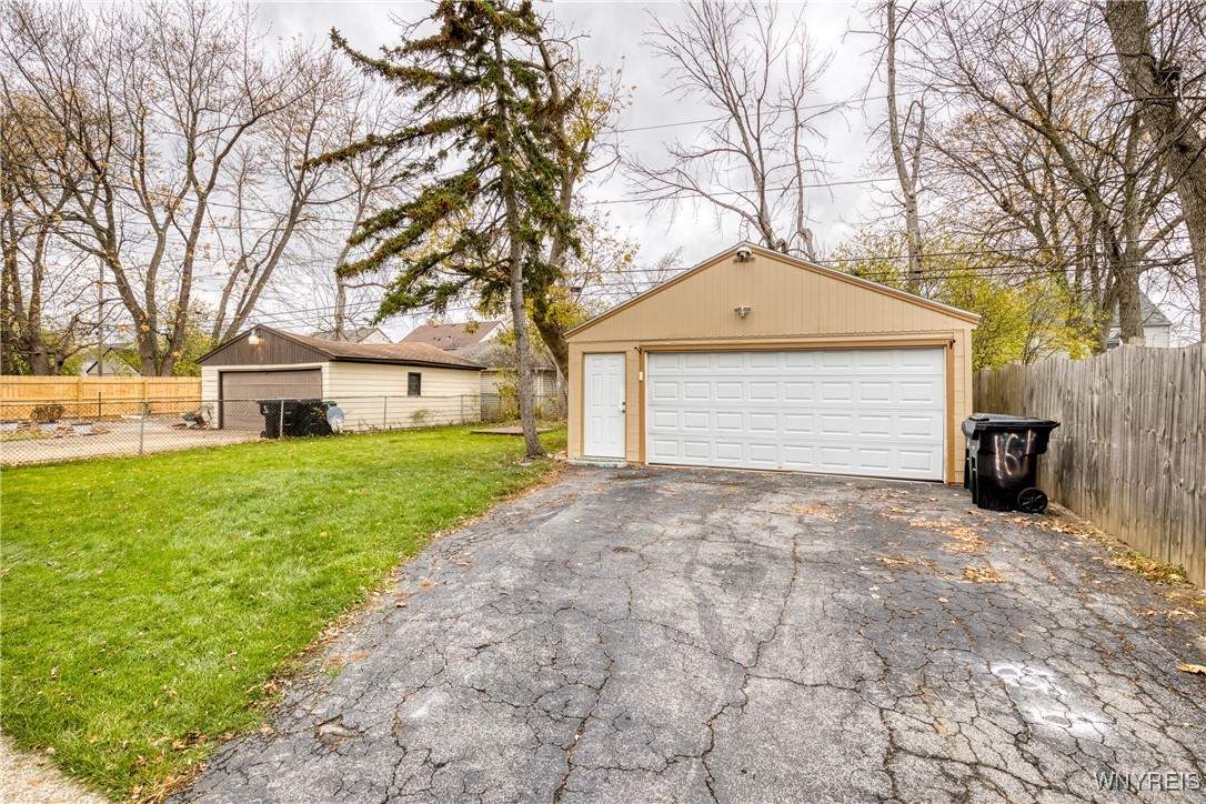 161 Pullman Avenue Tonawanda Town, NY 14217 - Photo 19 of 20 garage