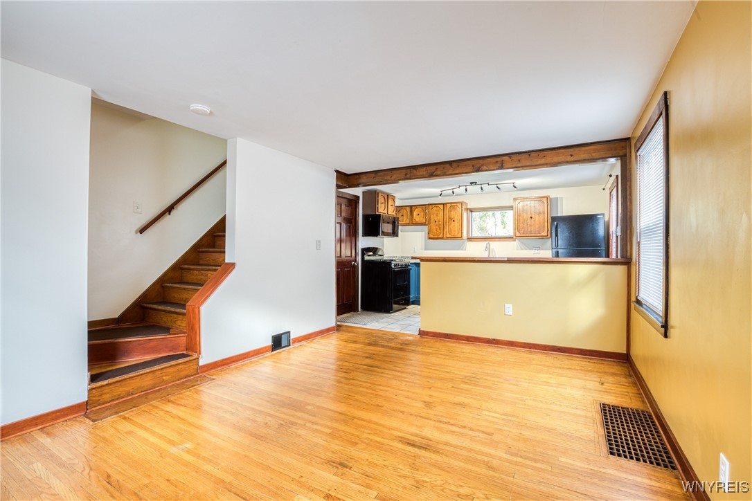 161 Pullman Avenue Tonawanda Town, NY 14217 - Photo 9 of 20 Unit 2 living area