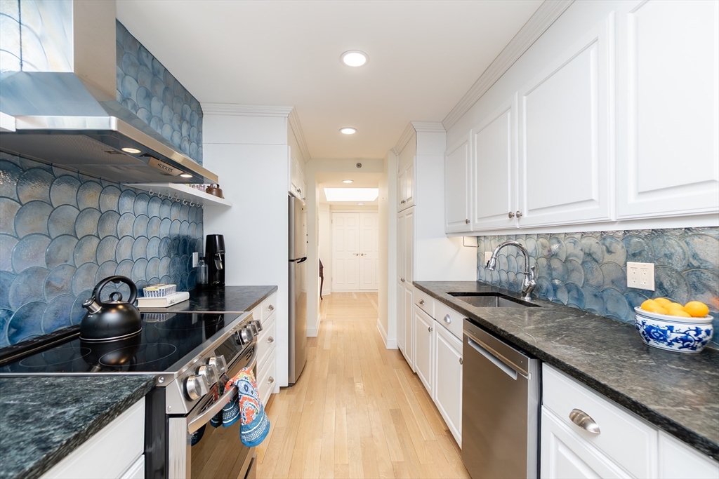 1 Seal Harbor Road, Unit PH16 Winthrop, MA 02152 - Photo 14 of 32