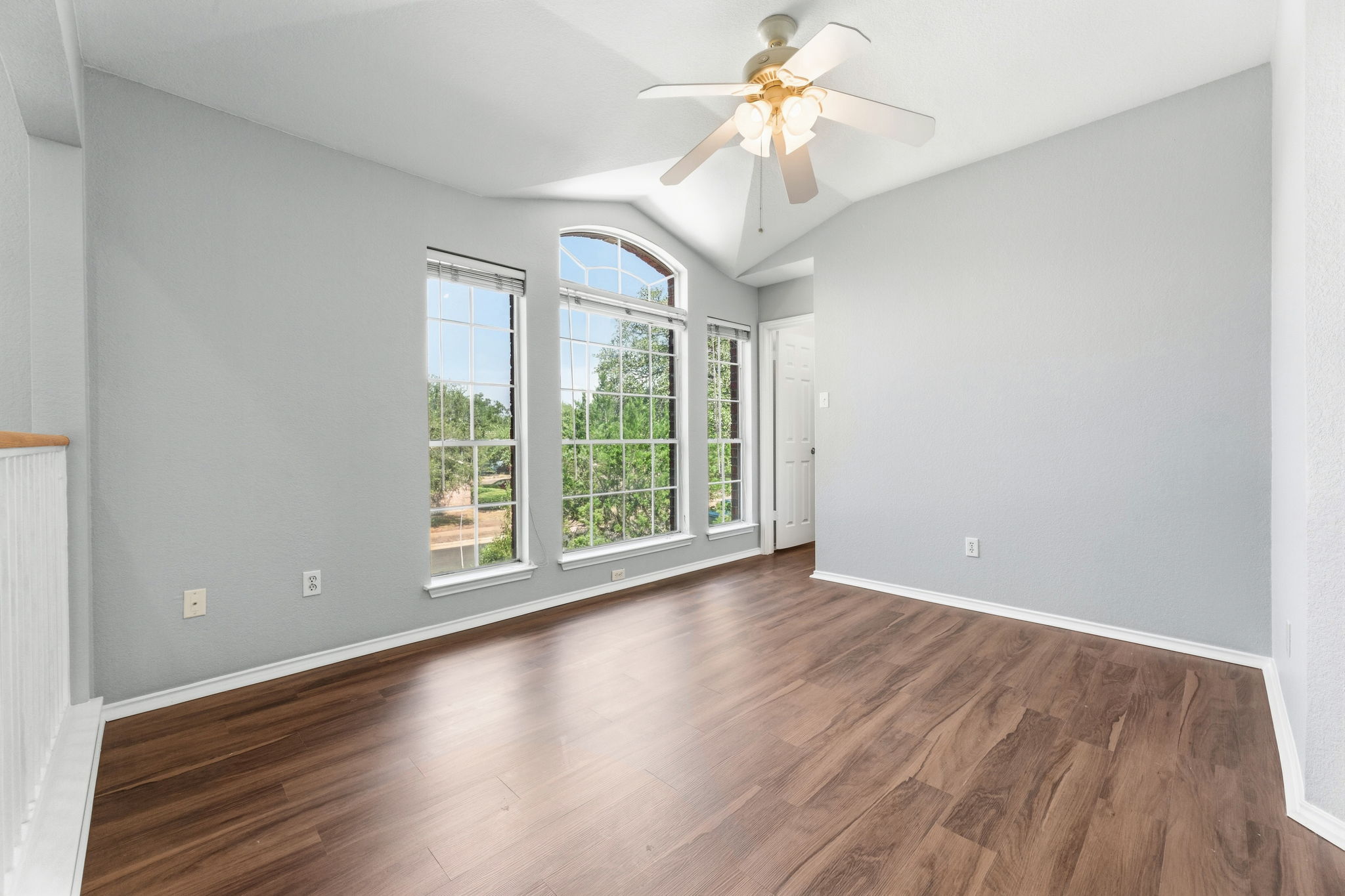 4609 Walsall Loop Austin, TX 78749 - Photo 23 of 39 Soaring vaulted ceilings and rich wood floors define this versatile upper-level space.