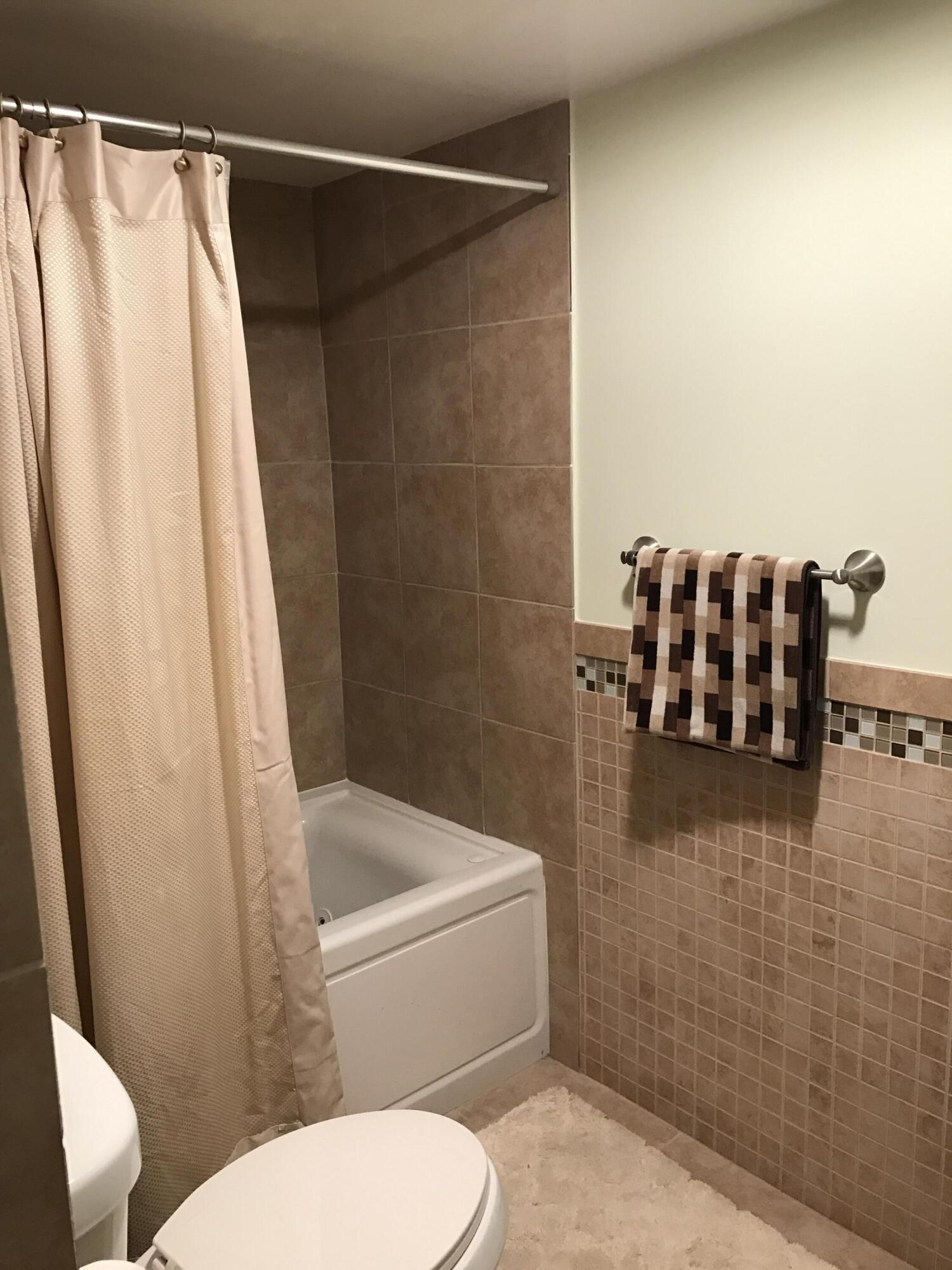 1100 Surf Road, Unit 114 Singer Island, FL 33404 - Photo 14 of 31 Master bath