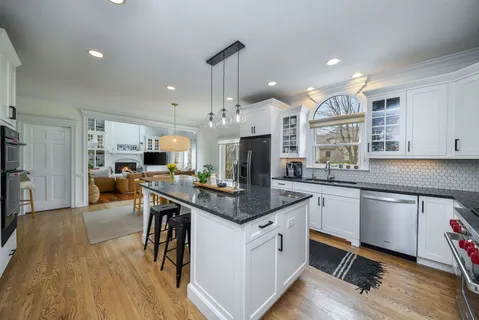 $1,150,000 | 1554 Glencoe Street, Wheaton, IL 60187