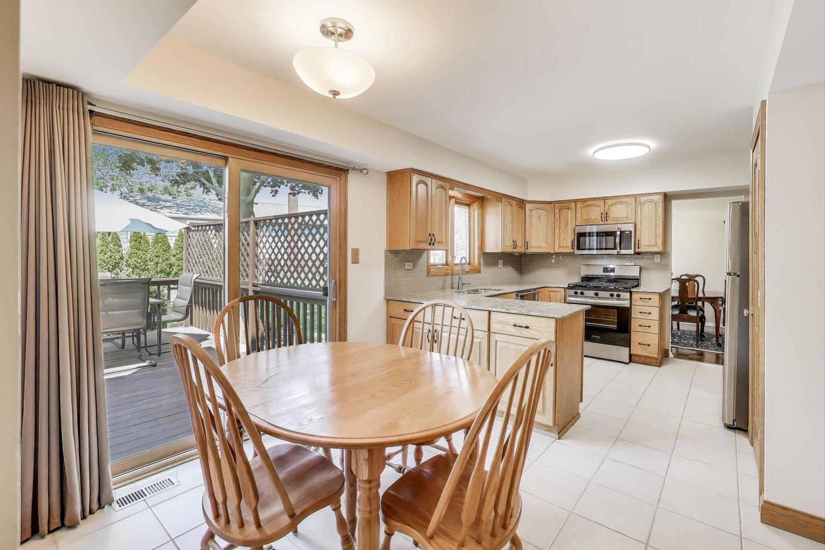 206 West Hintz Road Arlington Heights, IL 60004 - Photo 10 of 42