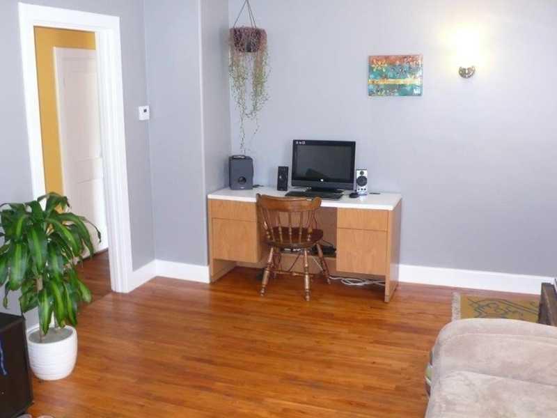 1006 May Street Bangor, ME 04401 - Photo 4 of 21 Living Room.