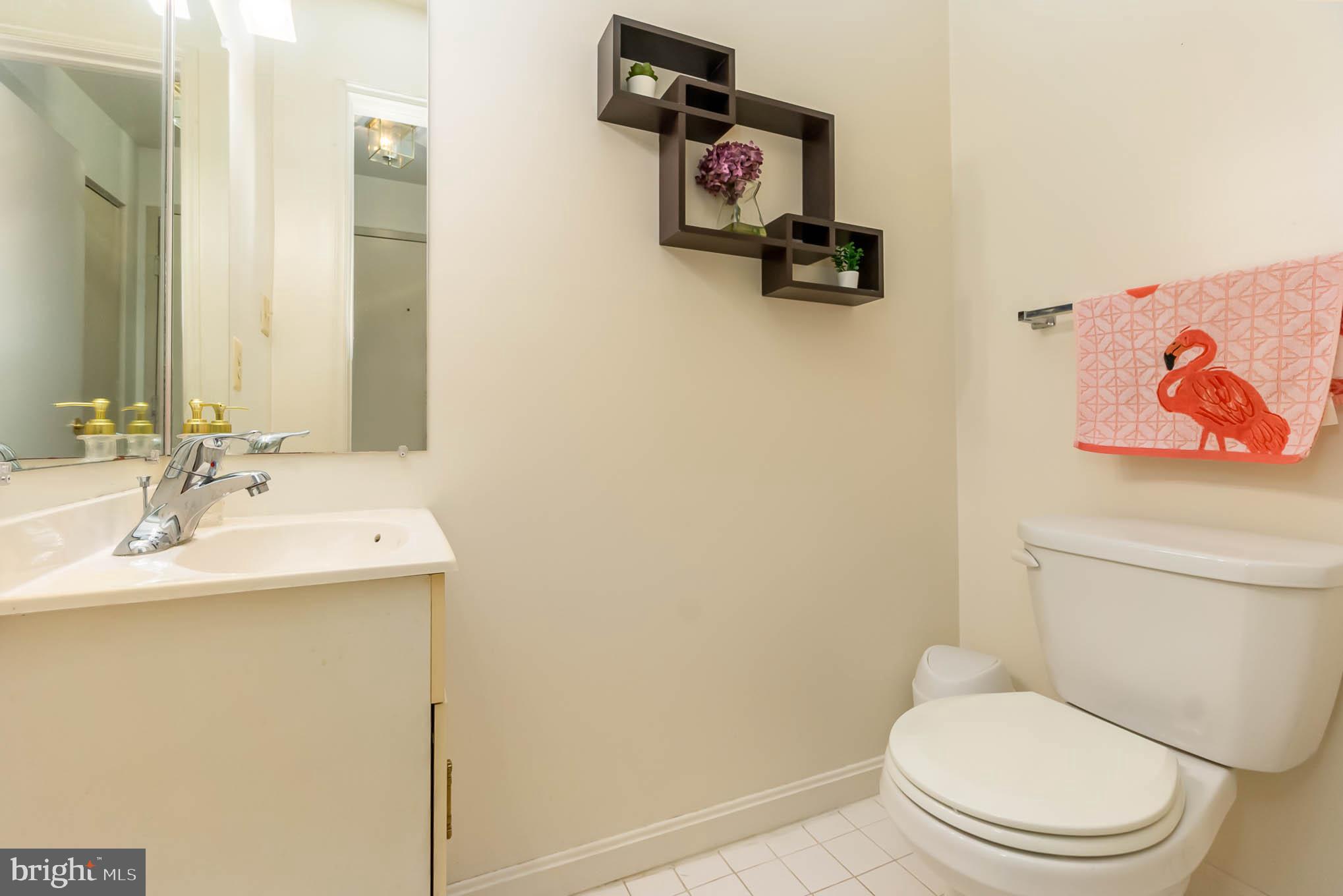 4924 Columbia Road, Unit 5 Columbia, MD 21044 - Photo 7 of 29 First floor half bath