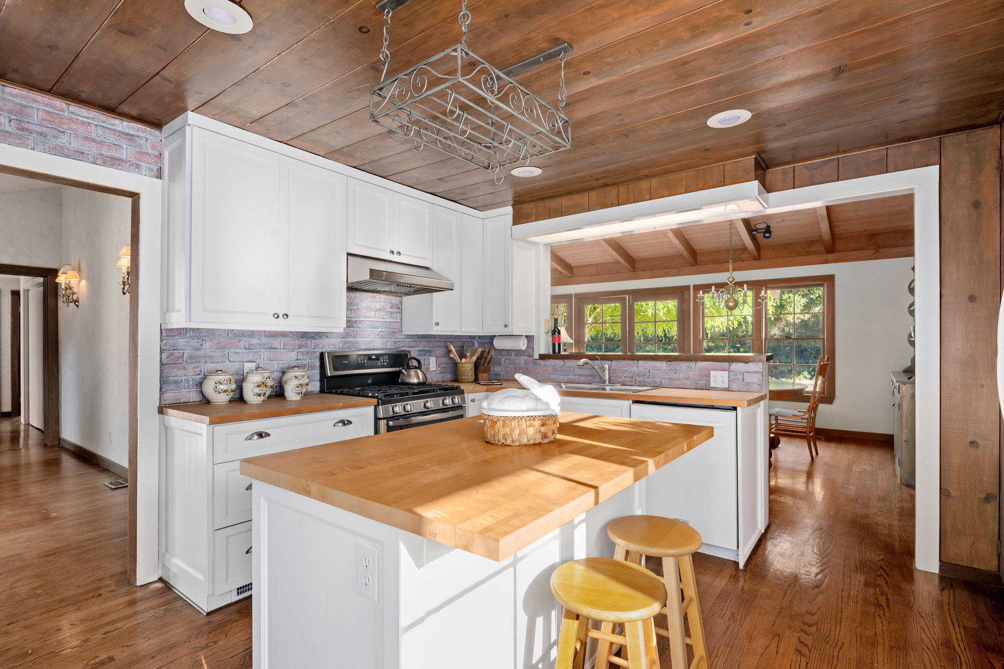 1445 School House Road Montecito, CA 93108 - Photo 12 of 46 Kitchen