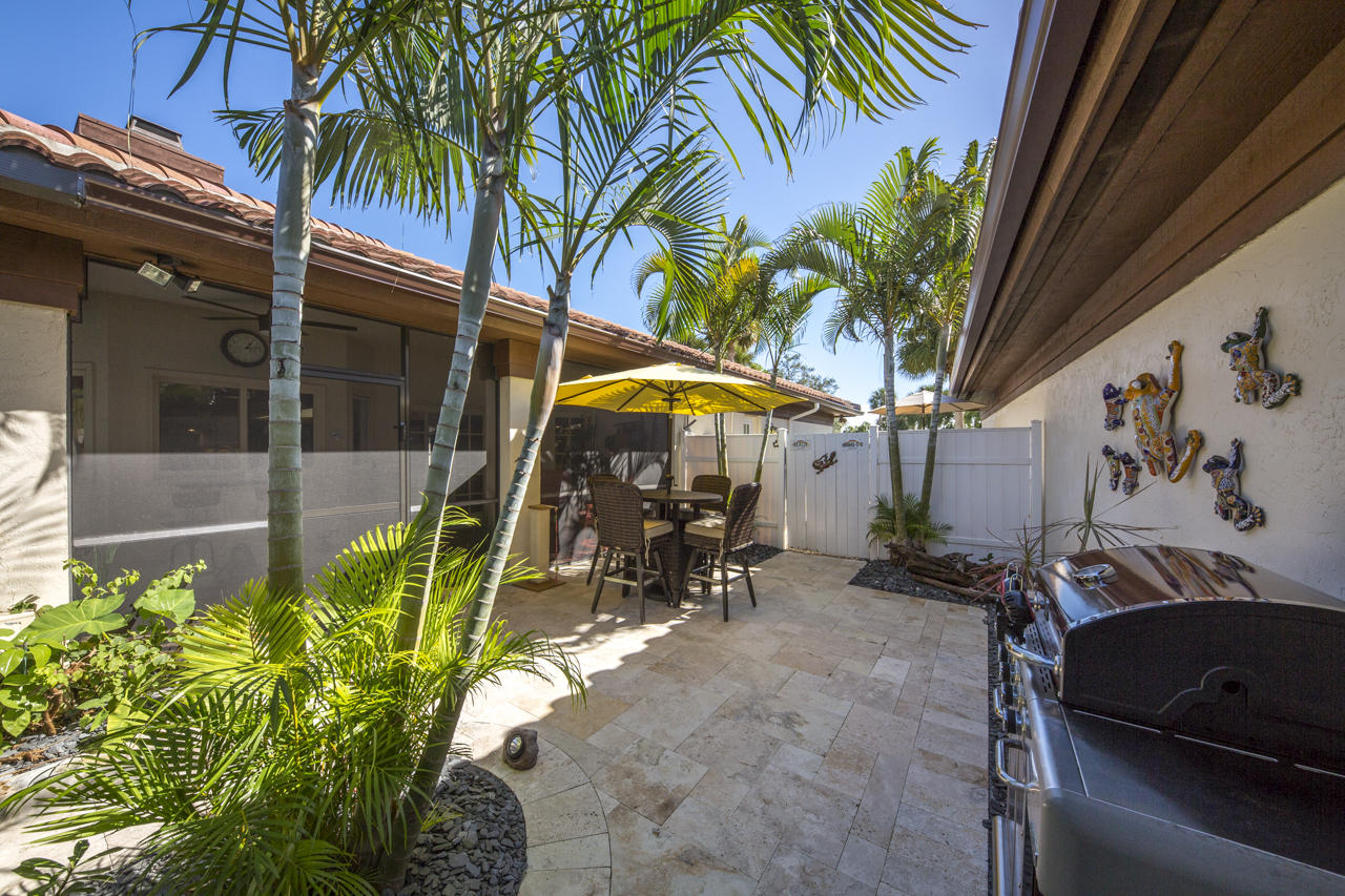 5371 Southeast Merion Way Stuart, FL 34997 - Photo 23 of 40 outdoor area 2