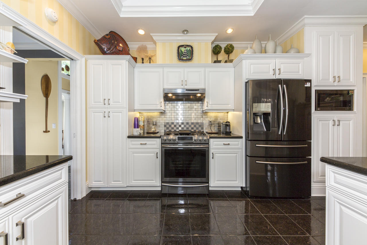 5371 Southeast Merion Way Stuart, FL 34997 - Photo 31 of 40 Kitchen