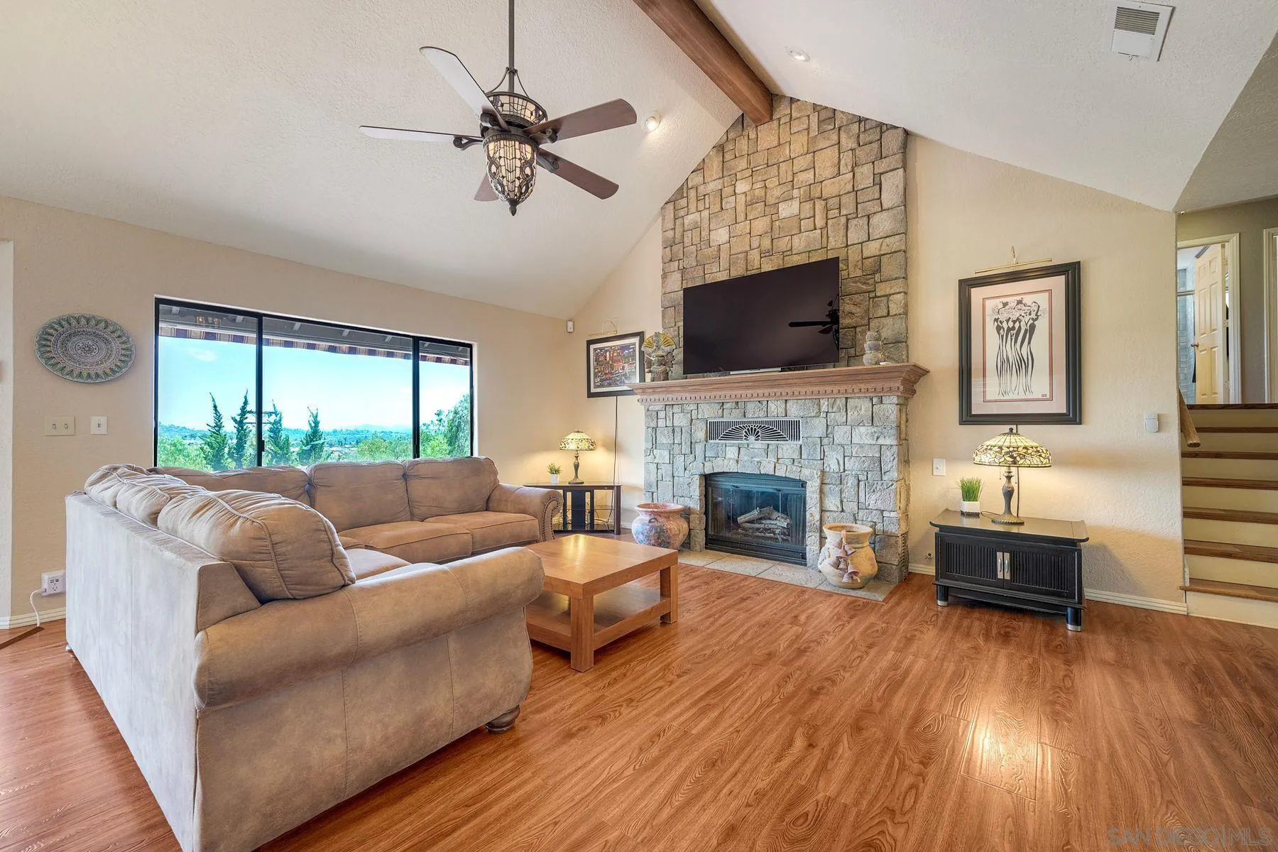 1419 Rimrock Drive Escondido, CA 92027 - Photo 6 of 47 Living Room