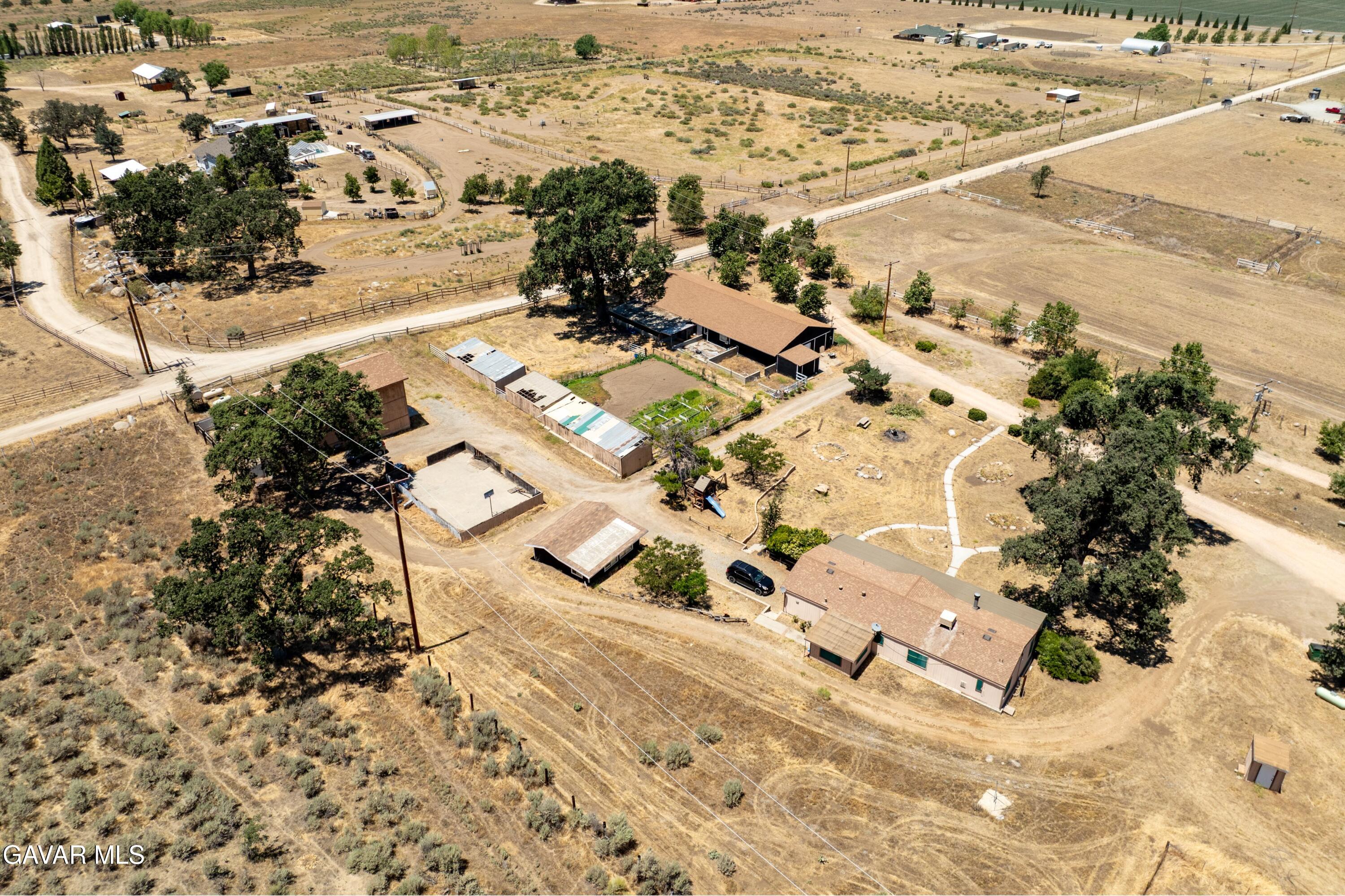 18518 Pellisier Road Tehachapi, CA 93561 - Photo 24 of 32 28-DJI_0463-HDR