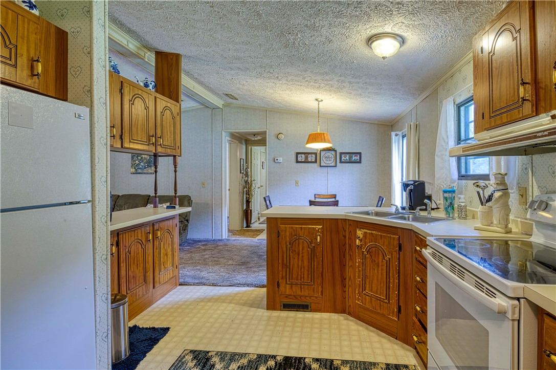 5909 Pearman Dairy Road Anderson, SC 29625 - Photo 4 of 17 Kitchen