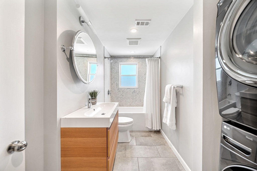 72 Oakcrest Road Needham, MA 02492 - Photo 13 of 26