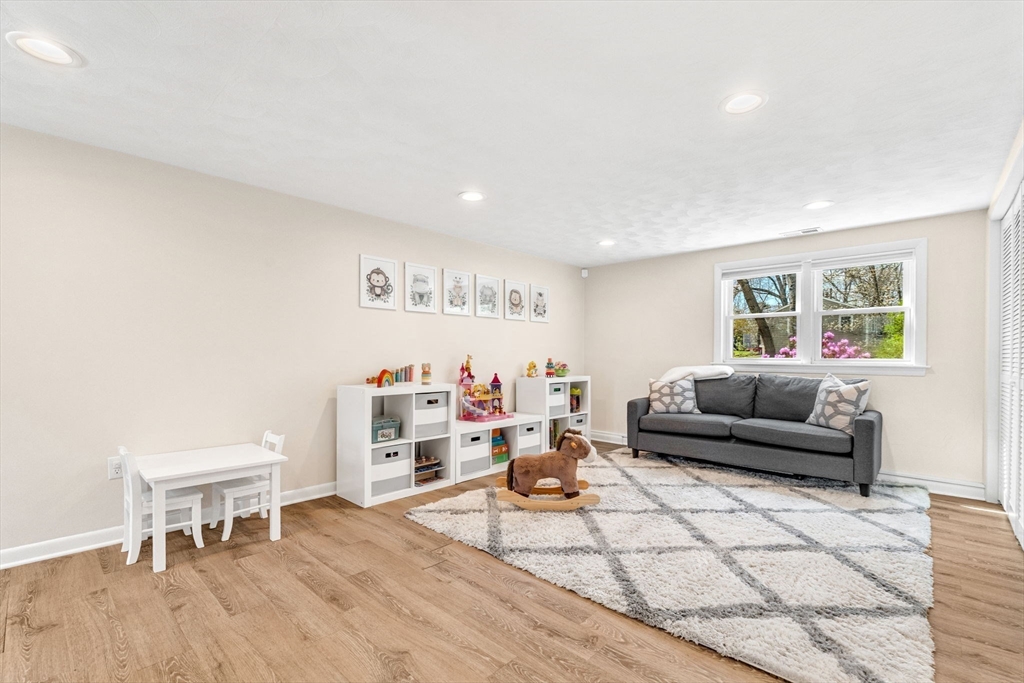 72 Oakcrest Road Needham, MA 02492 - Photo 15 of 26