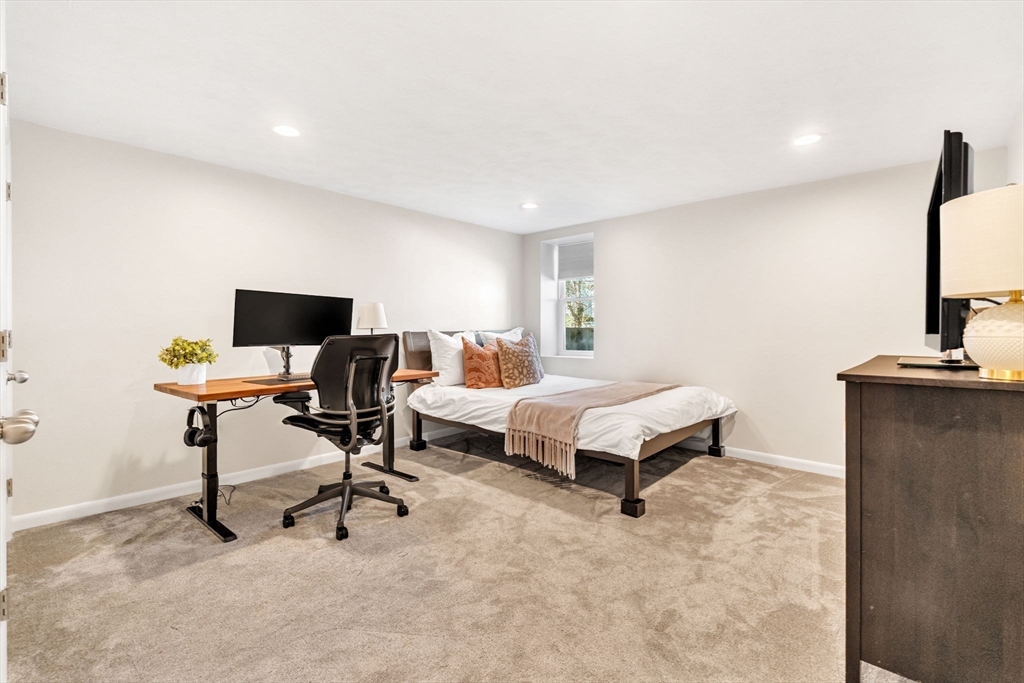 72 Oakcrest Road Needham, MA 02492 - Photo 17 of 26