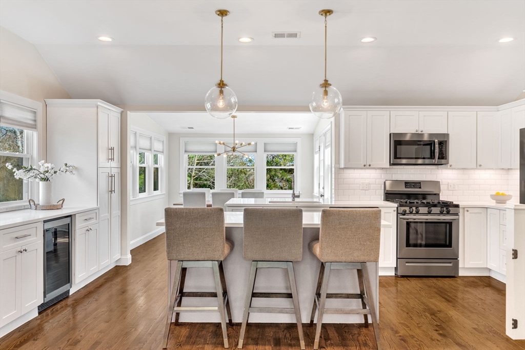 72 Oakcrest Road Needham, MA 02492 - Photo 5 of 26