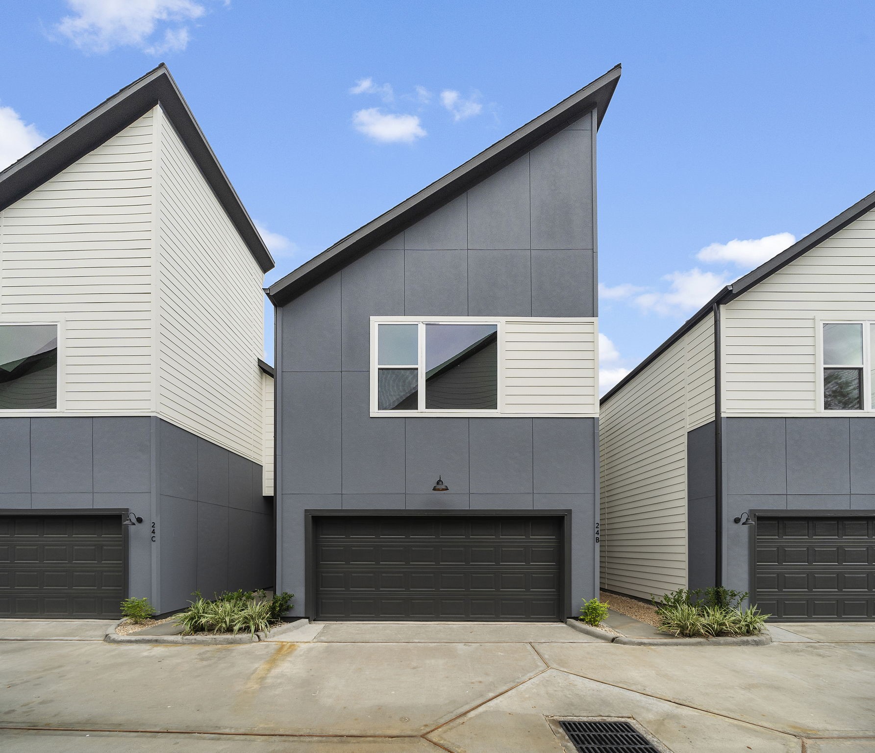 28G Bucan Street, Unit B Houston, TX 77076 - Photo 1 of 35