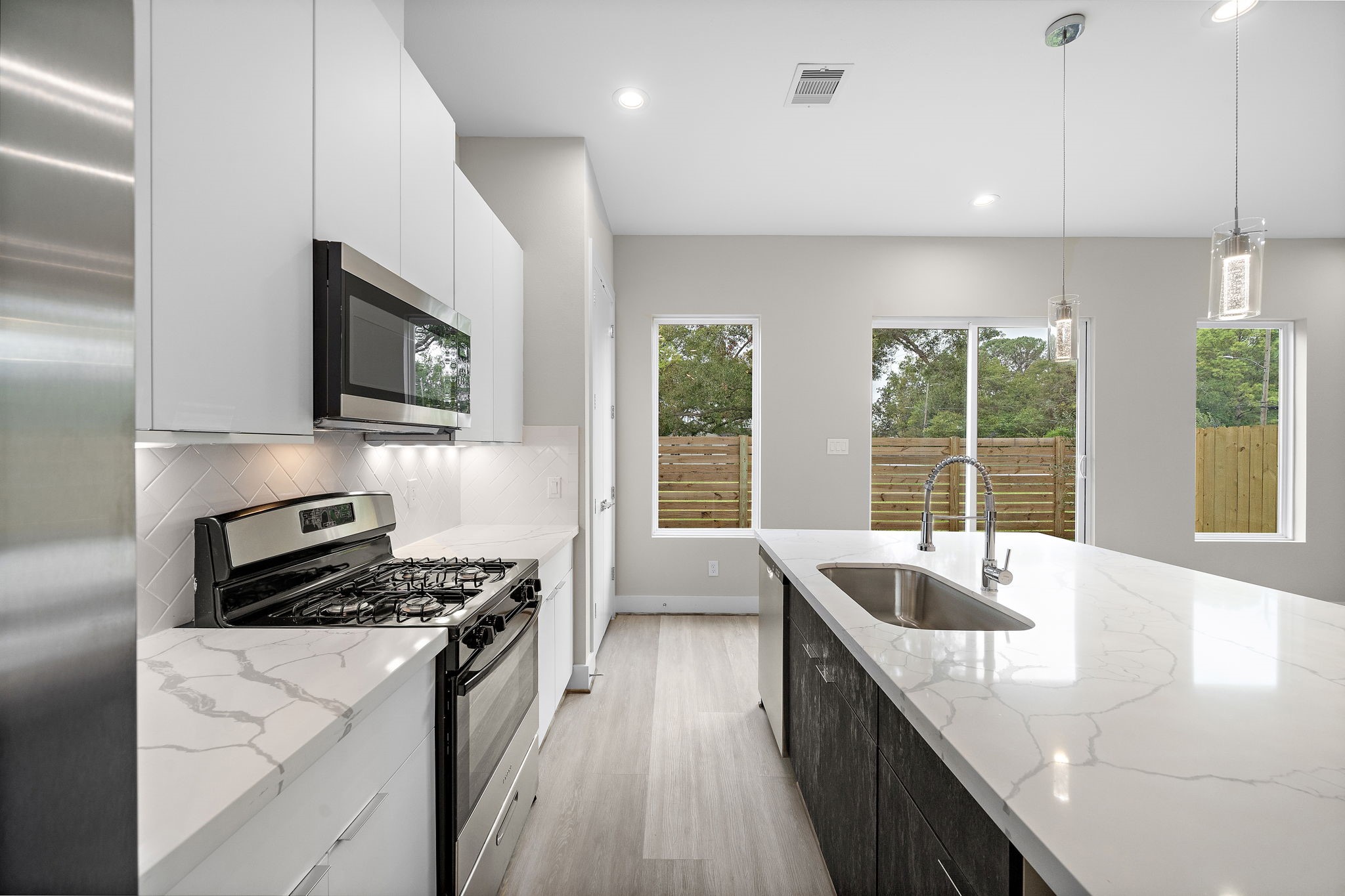28G Bucan Street, Unit B Houston, TX 77076 - Photo 14 of 35