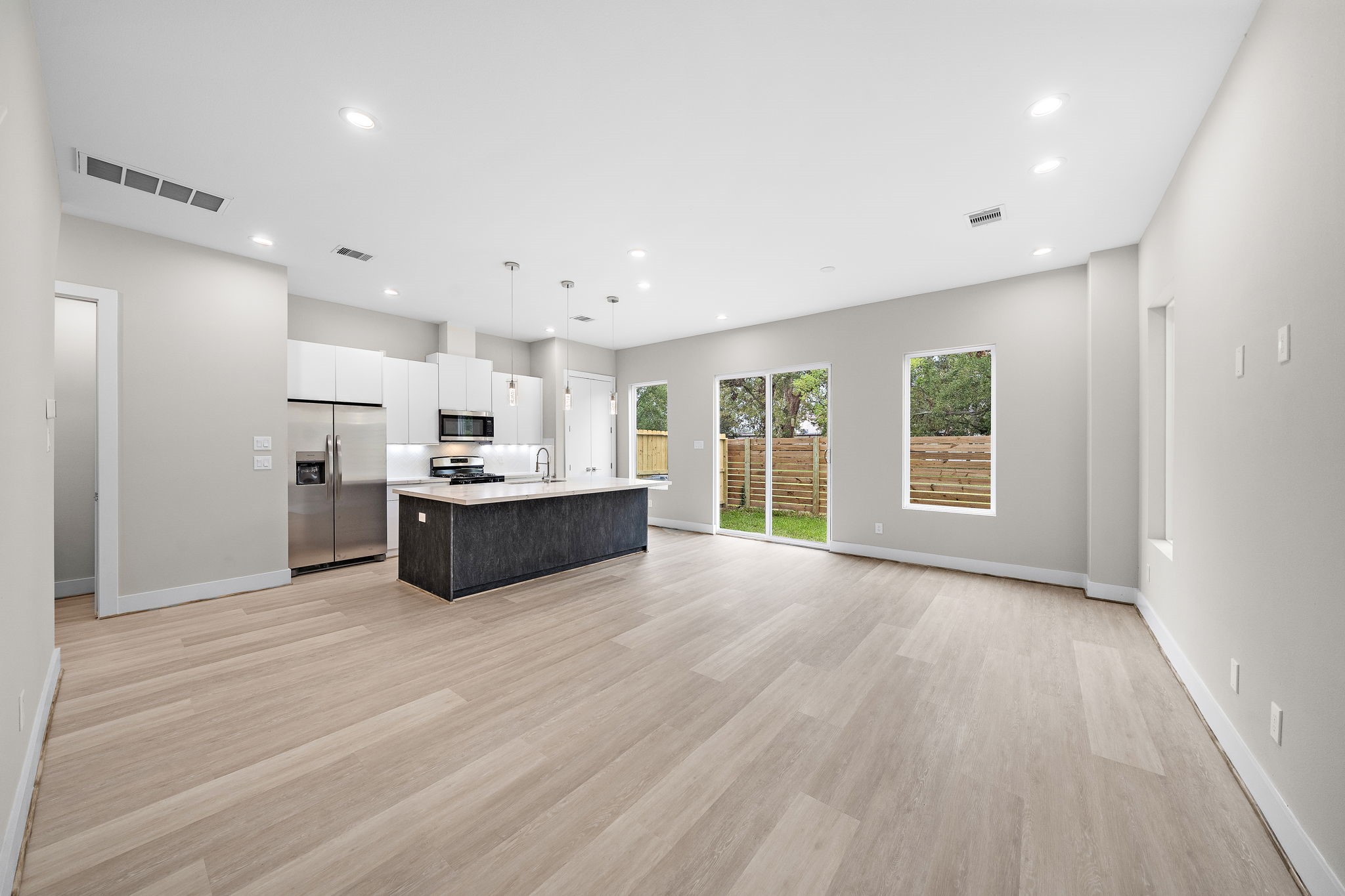 28G Bucan Street, Unit B Houston, TX 77076 - Photo 5 of 35
