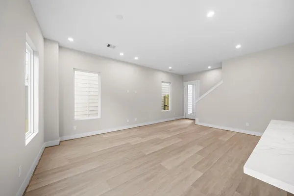 $2,275 | 28G Bucan Street, Unit B, Houston, TX 77076