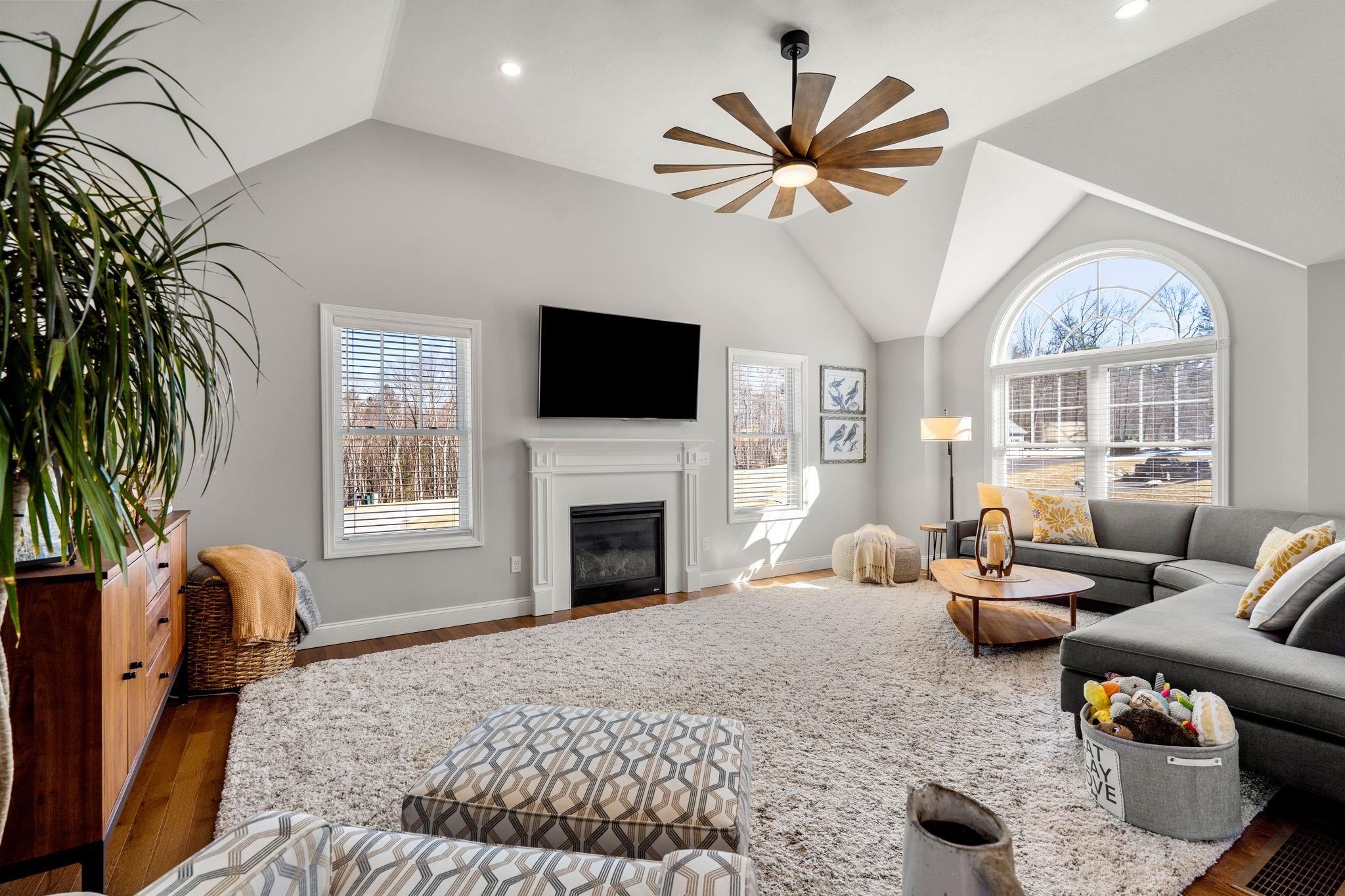 9 Innisbrook Drive Pelham, NH 03076 - Photo 8 of 37