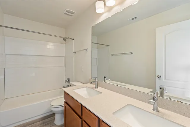 a view of a room with shelf