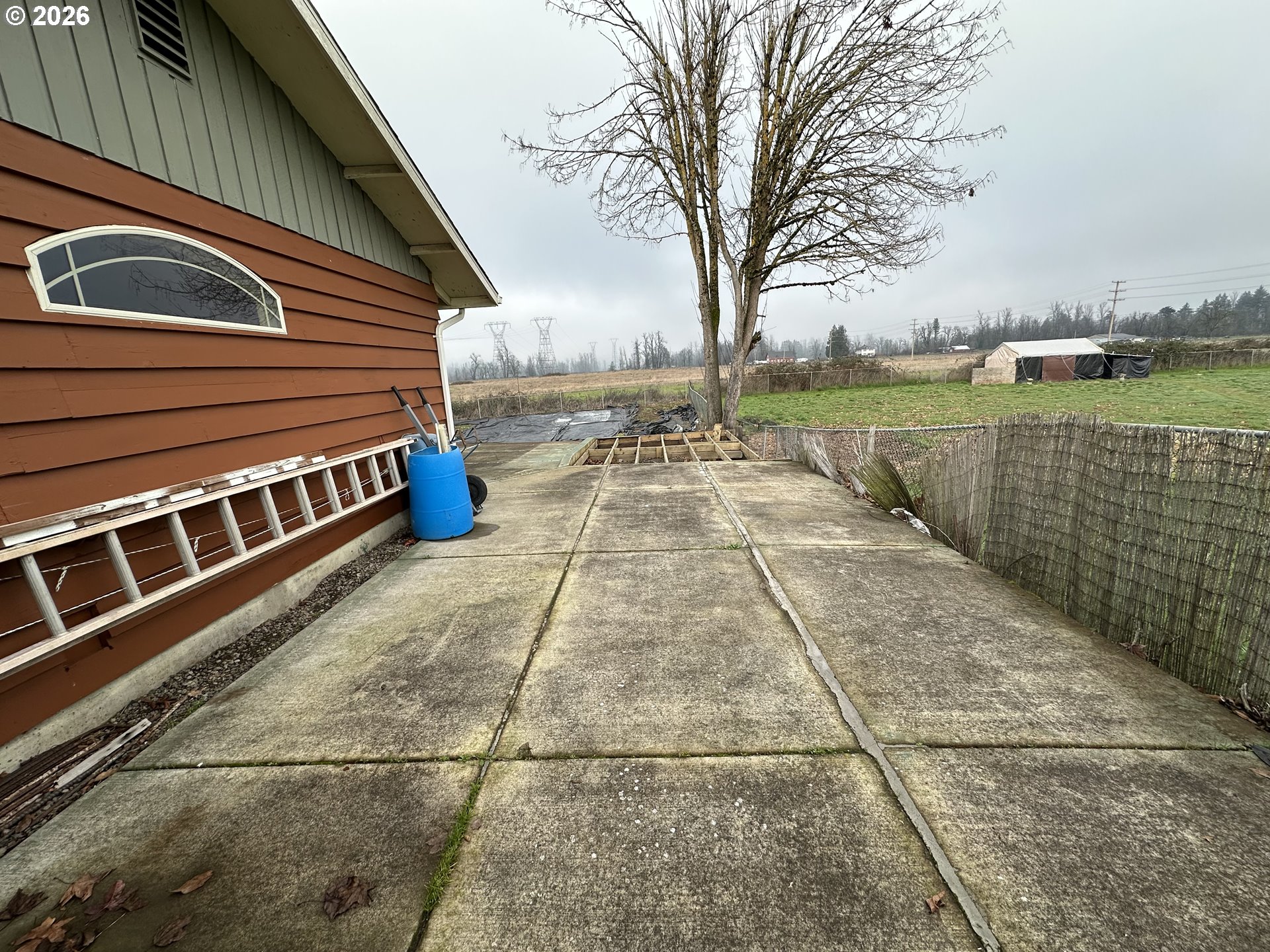 5664 Highbanks Road Springfield, OR 97478 - Photo 43 of 48 a view of a terrace with chairs