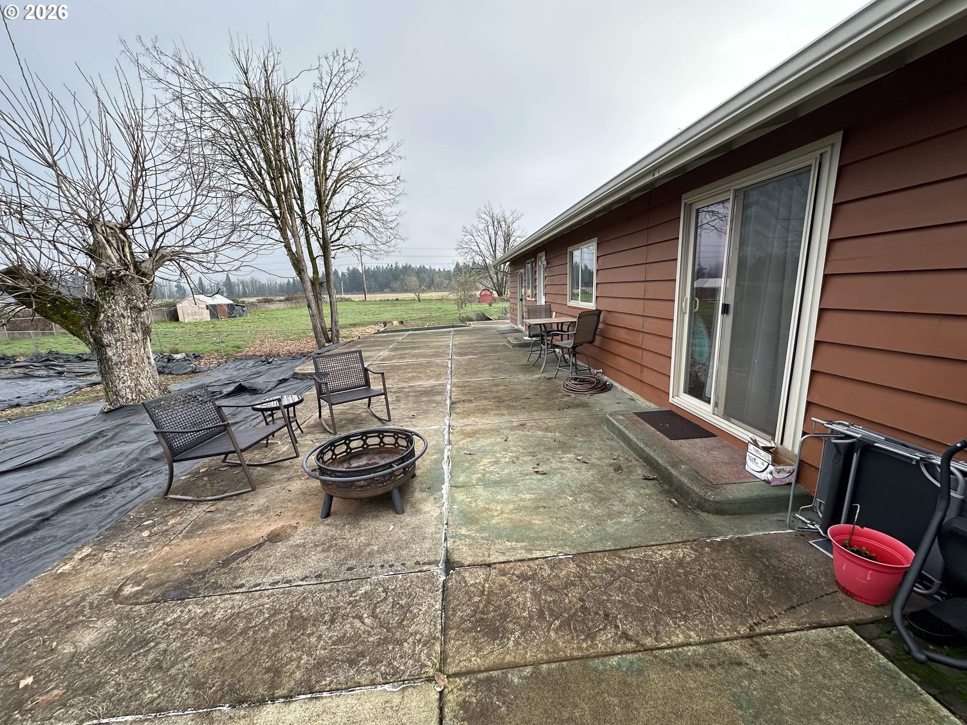5664 Highbanks Road Springfield, OR 97478 - Photo 44 of 48 a view of a backyard with sitting area