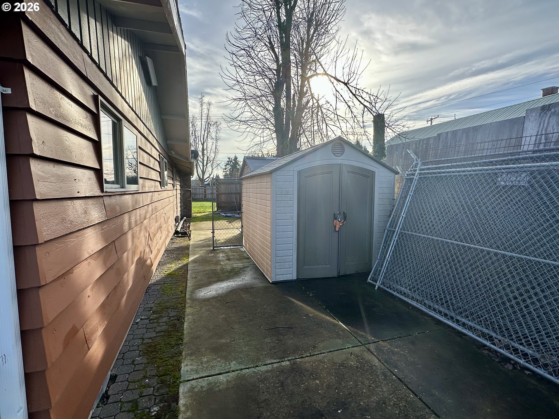 5664 Highbanks Road Springfield, OR 97478 - Photo 9 of 48 a view of a garage