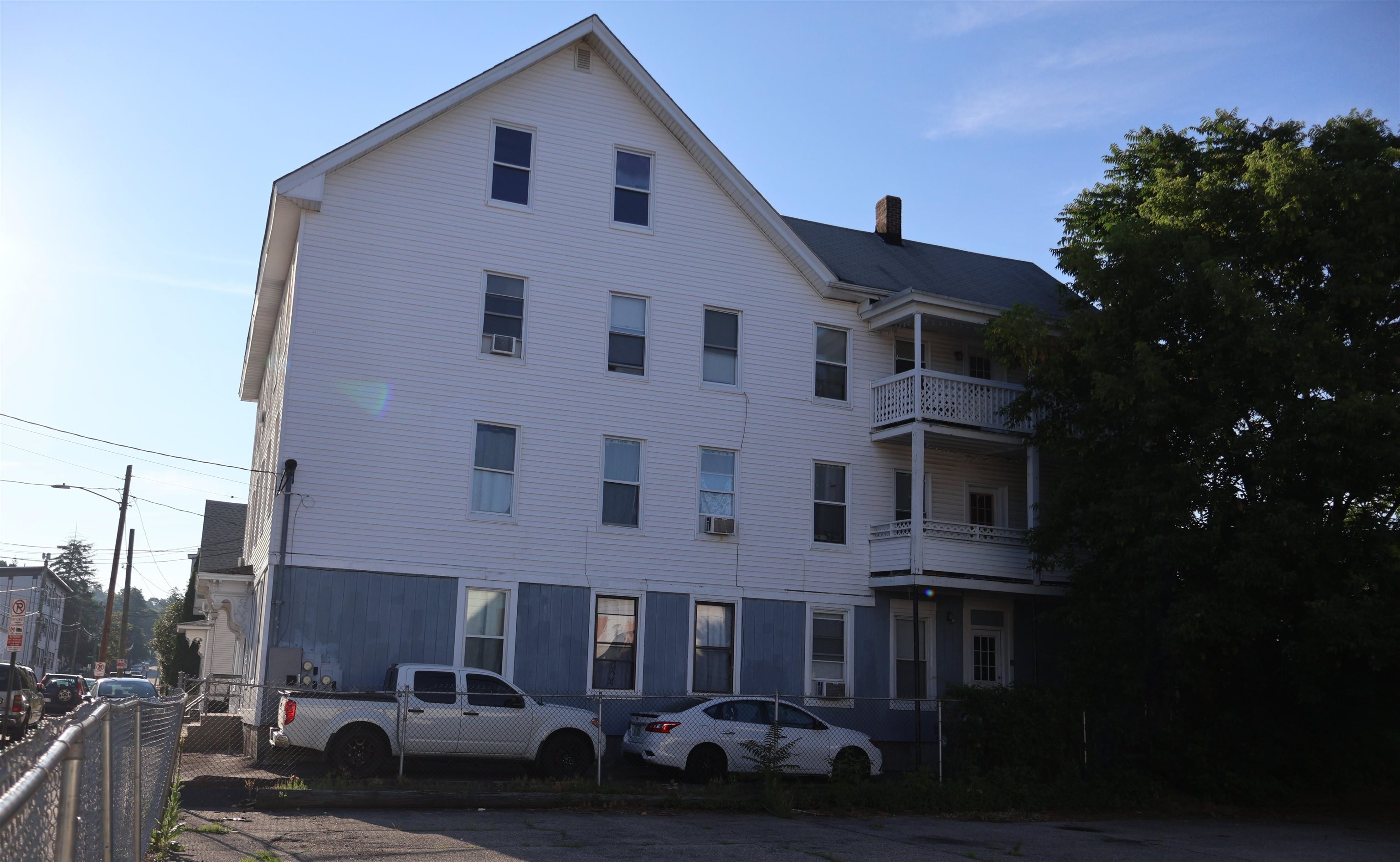 339 Amherst Street Manchester, NH 03104 - Photo 3 of 15
