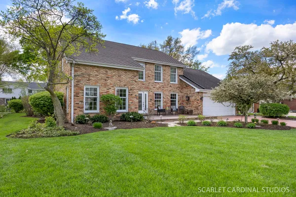 $829,000 | 170 Shelley Lane, Wheaton, IL 60189