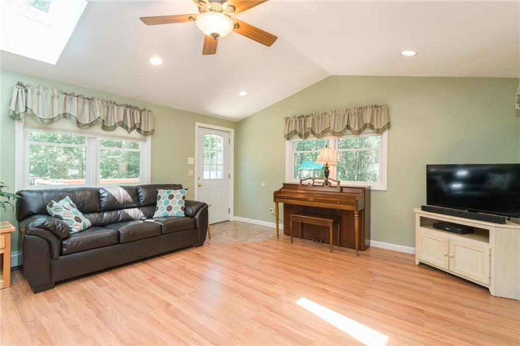 42 Dewey Road York, ME 03909 - Photo 10 of 35 Big family room with cathedral ceiling