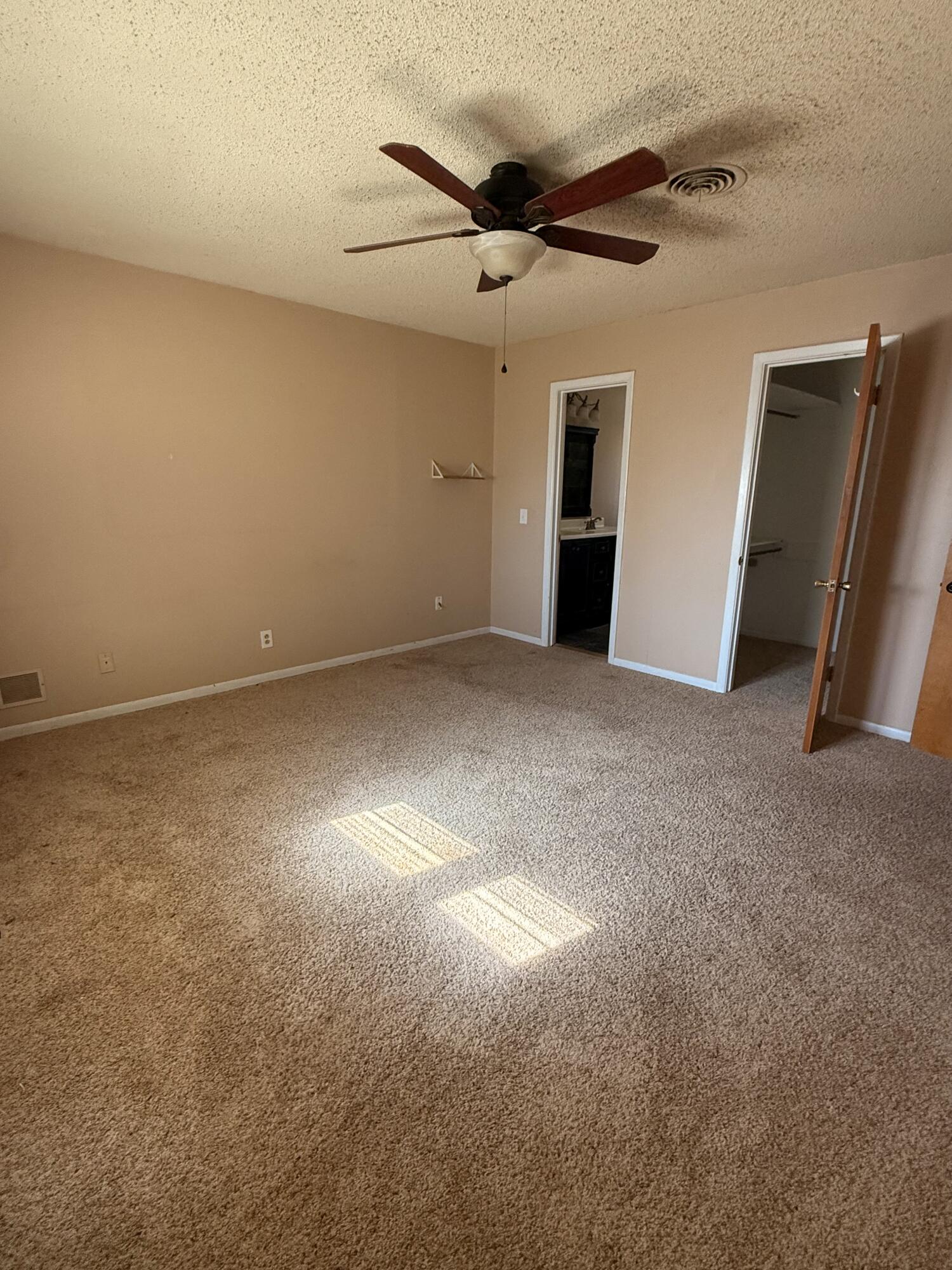 150 FM 2079 Muleshoe, TX 79347 - Photo 13 of 26 a view of a livingroom with a ceiling fan