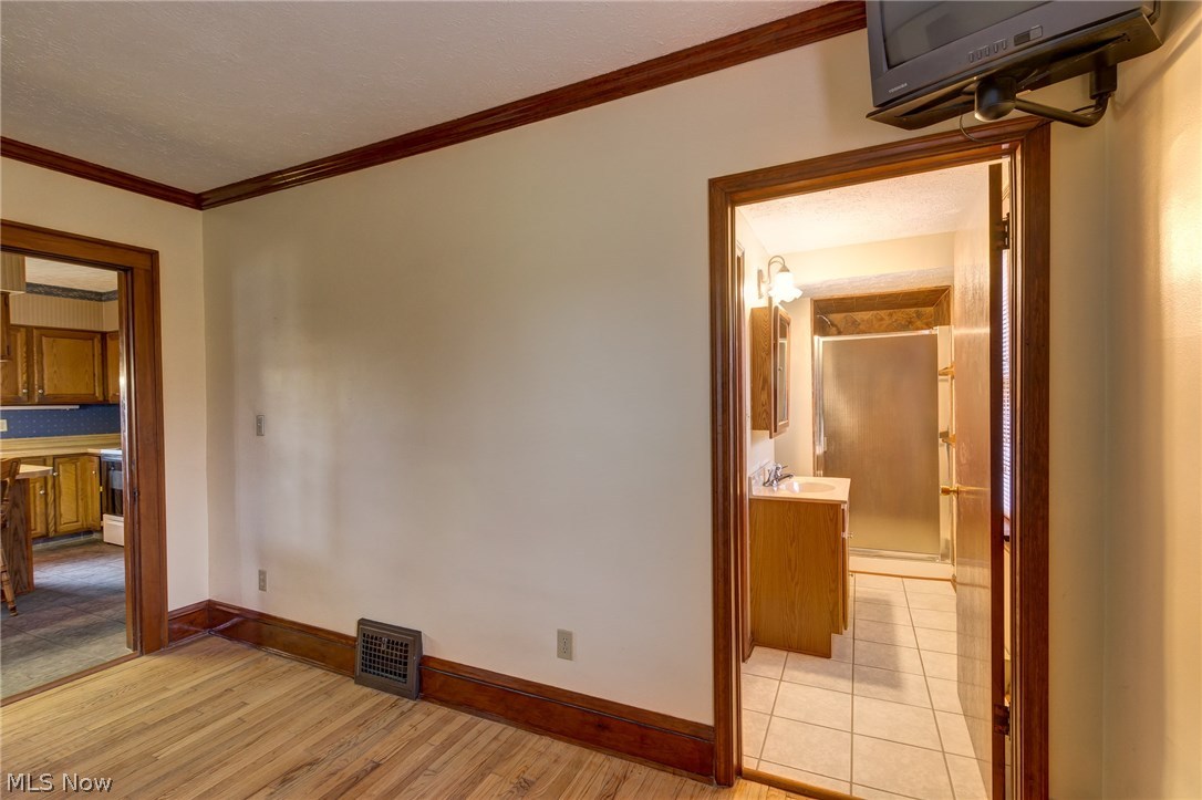 7735 Brakeman Road Painesville, OH 44077 - Photo 12 of 31