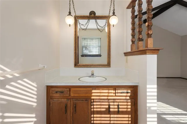 $525,000 | 2120 Pin Oak Drive, Liberty, MO 64068