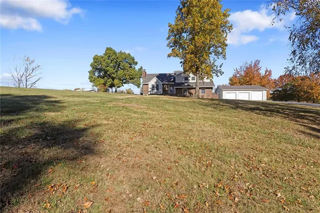 $525,000 | 2120 Pin Oak Drive, Liberty, MO 64068