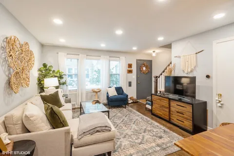 $389,000 | 208 South Boulevard, Unit D, Evanston, IL 60202