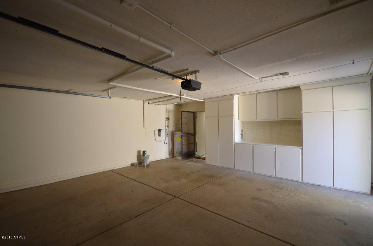 1843 East El Freda Road Tempe, AZ 85284 - Photo 19 of 23 Garage