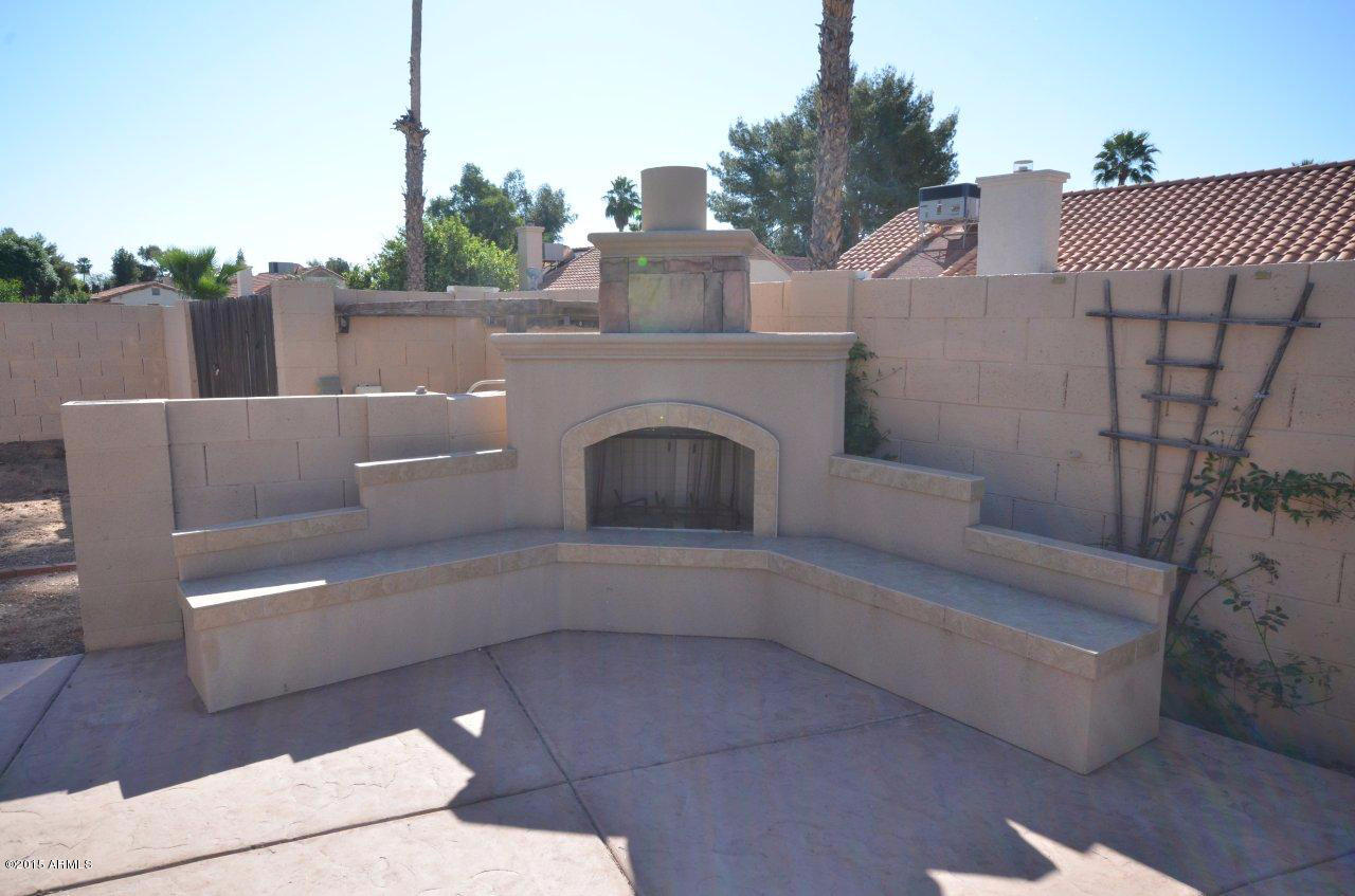 1843 East El Freda Road Tempe, AZ 85284 - Photo 20 of 23 Fire Place / Conversation area
