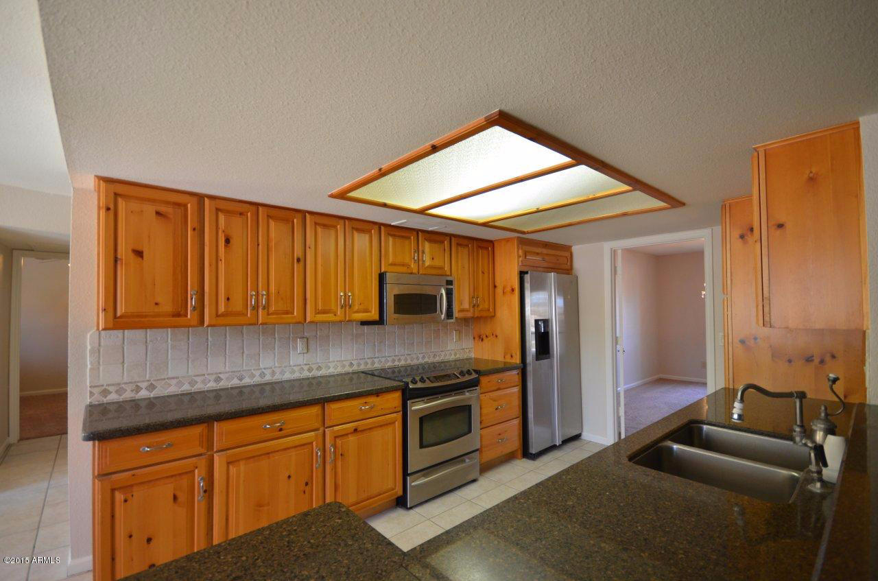 1843 East El Freda Road Tempe, AZ 85284 - Photo 6 of 23 kitchen