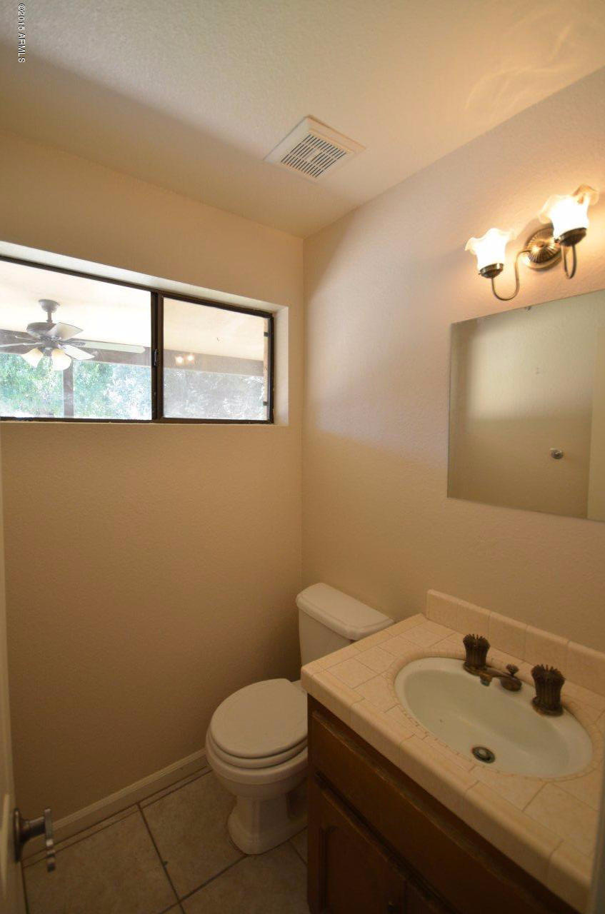 1843 East El Freda Road Tempe, AZ 85284 - Photo 8 of 23 powder room